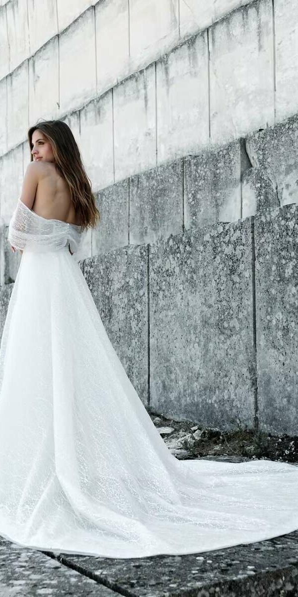 Robe de mariée droite avec traine amovible à sequins Manon Gontero