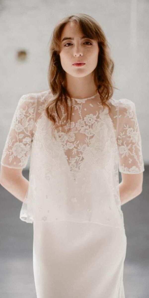 Robe de mariée 2 pièces manches courtes avec dentelle fleuri Atelier Swan