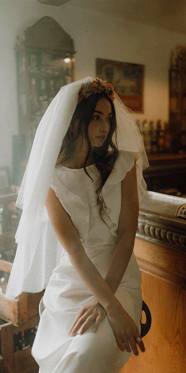 Robe de mariée fluide et simple en crêpe Madame Est Couturière