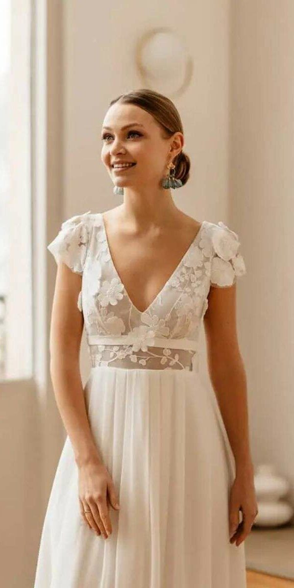 Robe de mariée en dentelle à fleurs et mousseline fluide légère Elsa Gary
