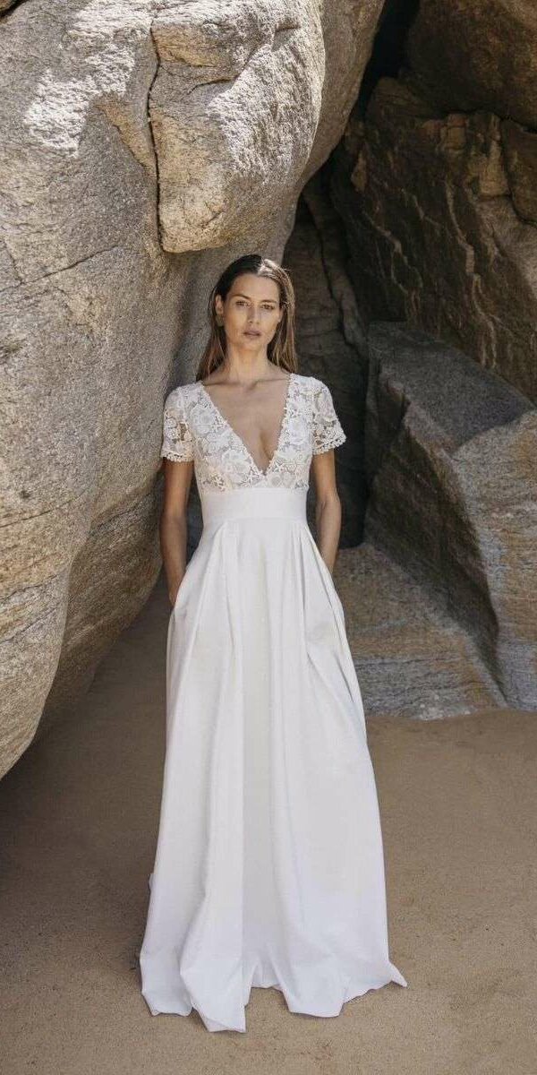 Robe de mariée bohème dos nu inversé seconde main Lambert Créations