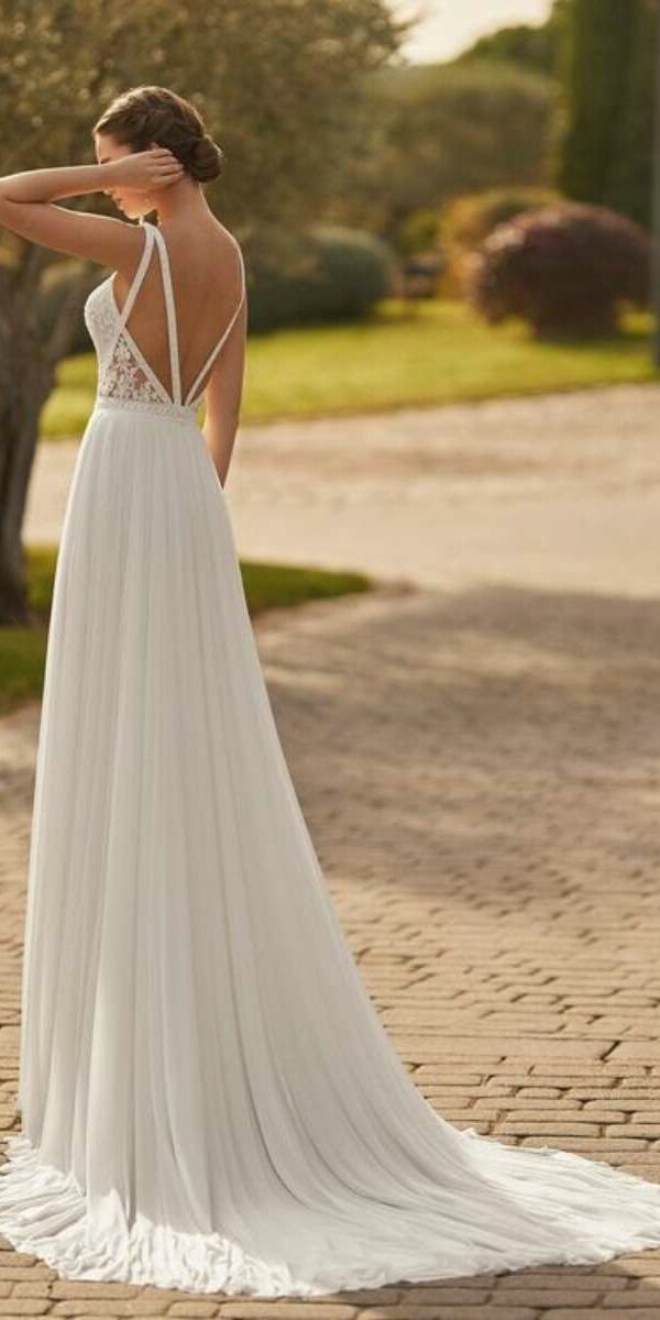 Robe de mariée princesse moderne avec dos nu et bretelles Rosa Clara