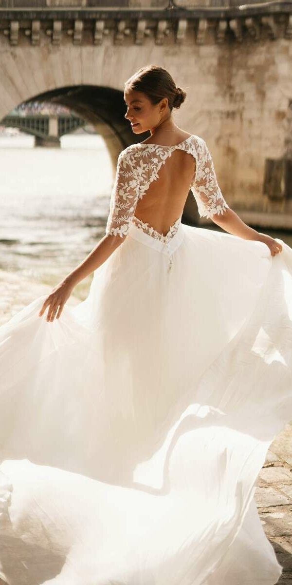 Robe de mariée bohème dos nu inversé Oksana Kokhan