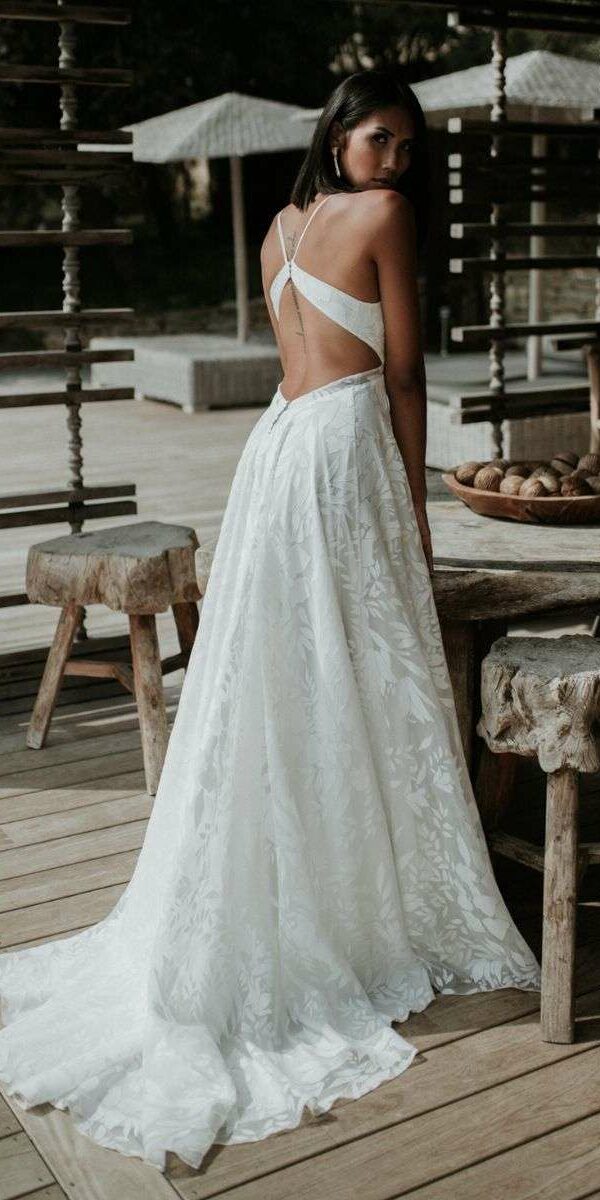 Robe de mariée fluide et légère avec grand dos nu Manon Gontero