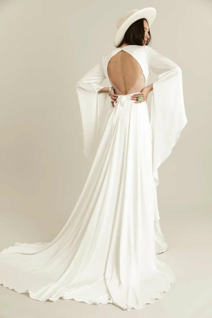 Sur-robe dos nu tulle perlé et pantalon fluide Rue de Seine