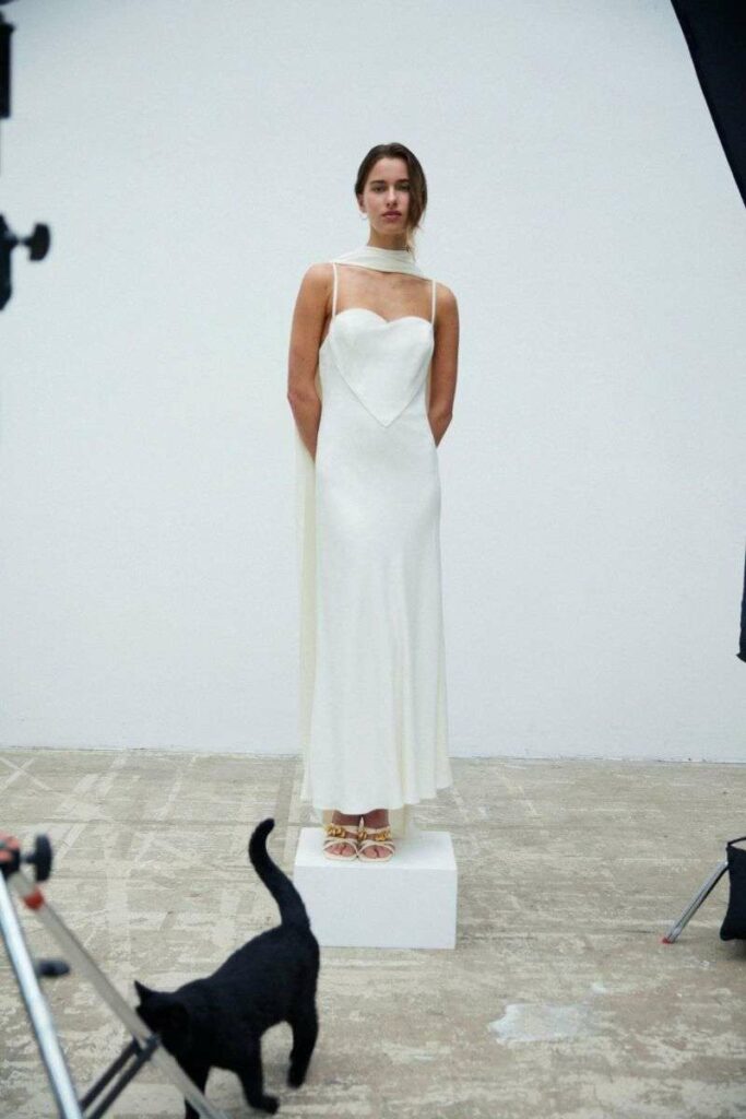 Robe de mariée dos nu pour mariage civil Uni Paris