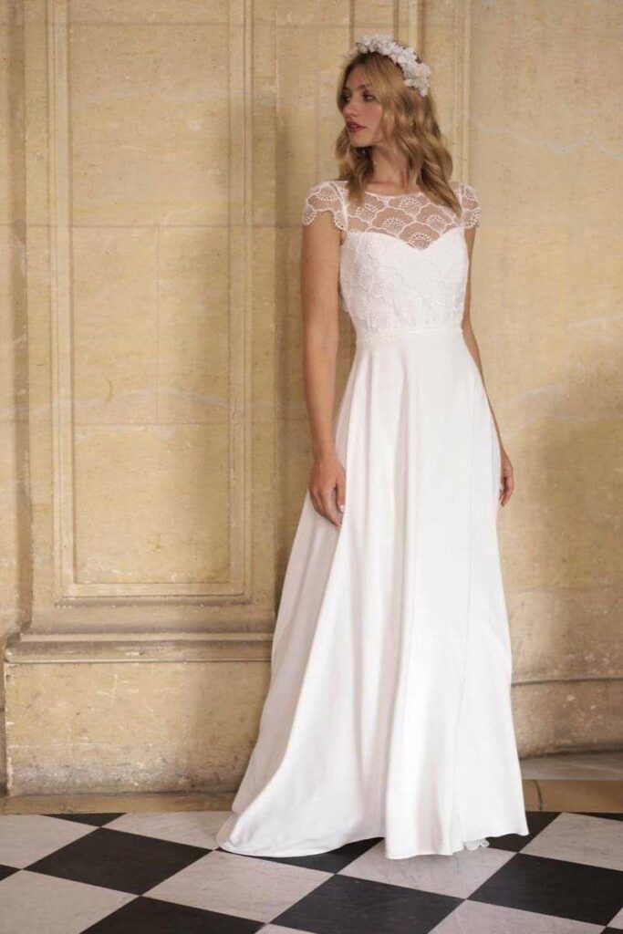 Robe mariée dos nu en mousseline fluide de Marie Laporte