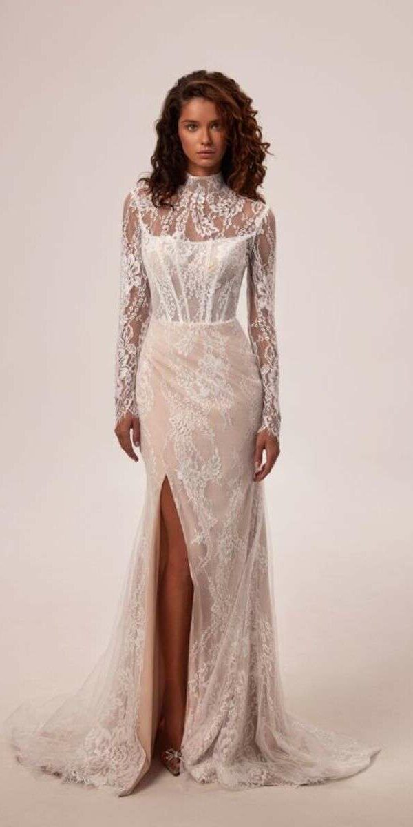 Robe de mariée fendue à manches longues en dentelle Milla Nova