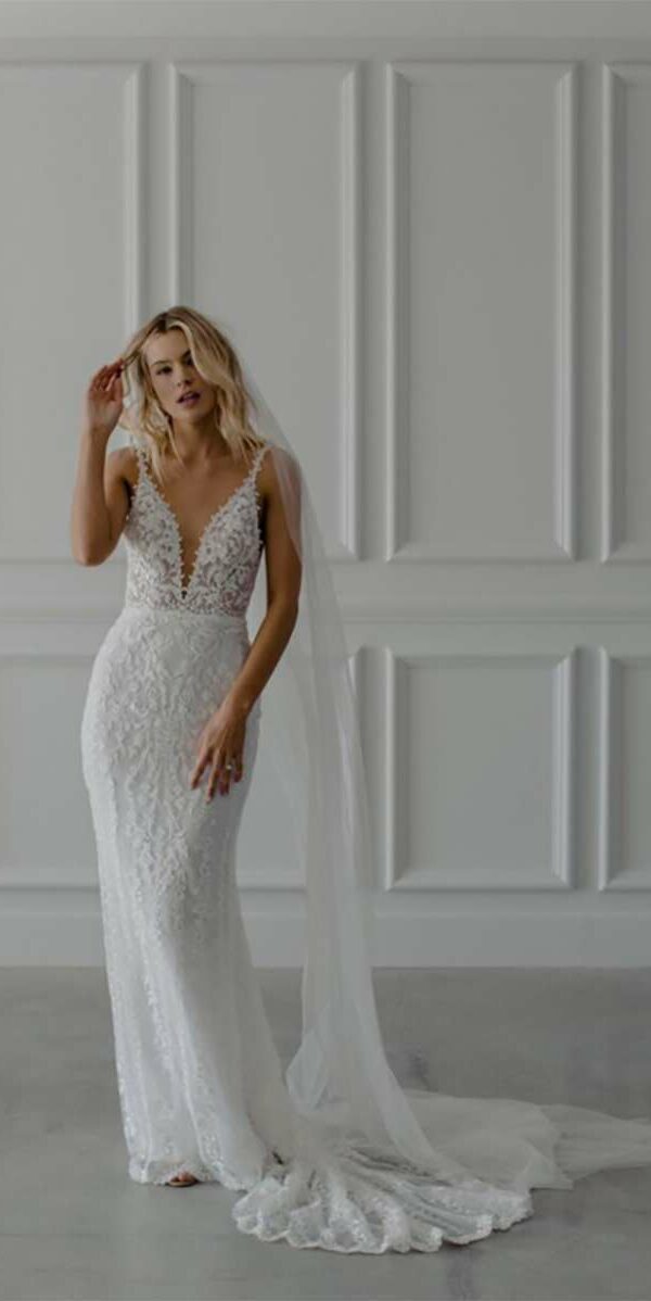 Robe de mariée glamour bretelles fines et dos nu d'occasion Made With Love