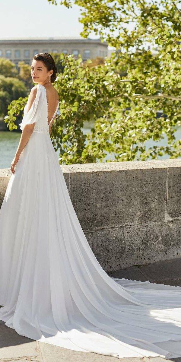 Robe de mariée sans dentelle simple et fluide dos nu Alma Novia