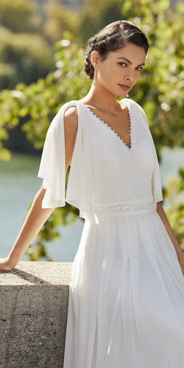 Robe de mariée longue col V dentelle sans manche Alma Novia