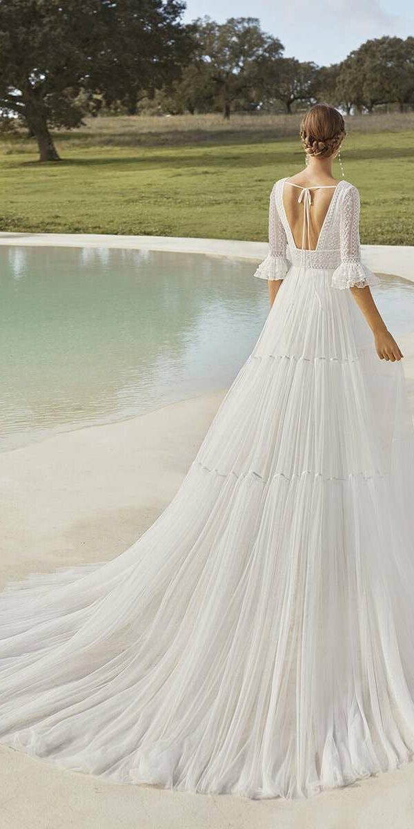 Robe de mariée princesse bohème en tulle plumetis et broderie perlée Rosa Clara