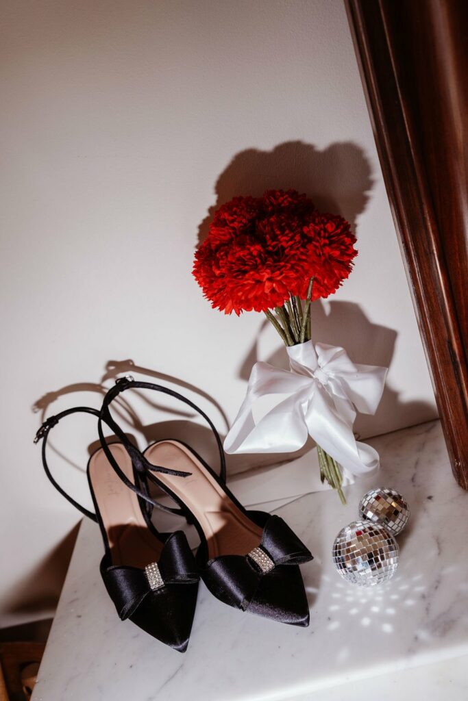 Chaussures de mariée noires en satin